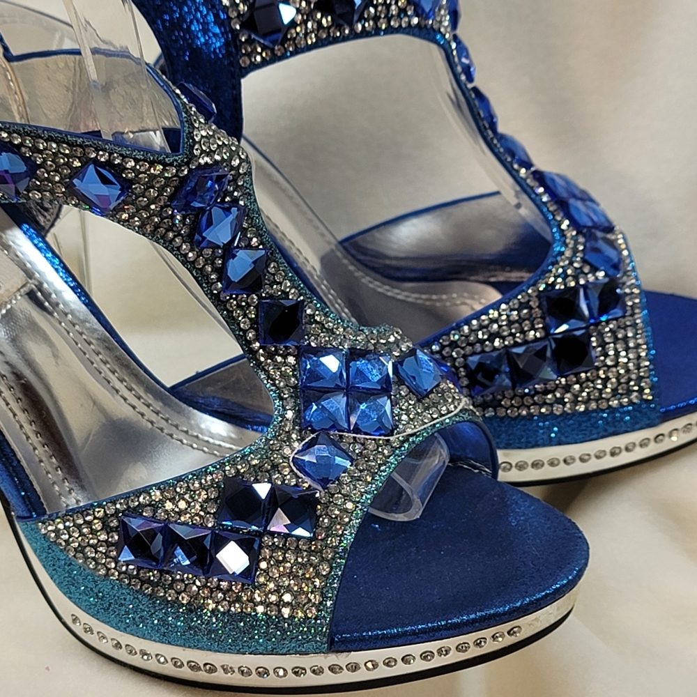 NWOT Elegant Blue and Silver Heels - Picture 4 of 11